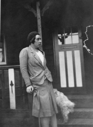 connie leathart 0370-0018